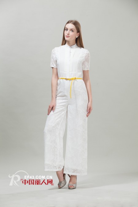 什么样的装扮让女人更优雅 优雅女人都喜欢什么衣服