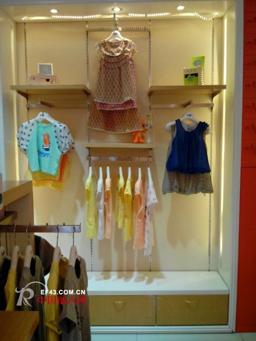 虹猫蓝兔童装东莞市横沥镇华润超市店开业