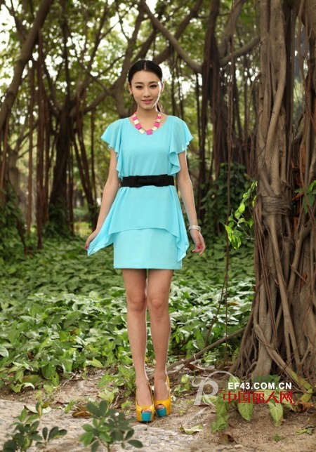 薄荷绿—夏季衣橱必备 薄荷色连衣裙什么款式好看