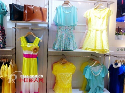 热烈祝贺淑女时代女装深圳宝安又一家新店开张!