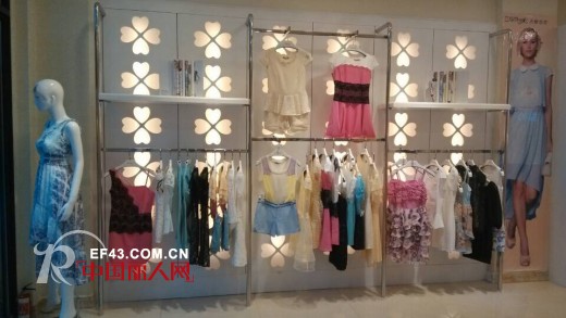 丹诗格尔女装湖北宜昌市香山福久源新天地广场店开业