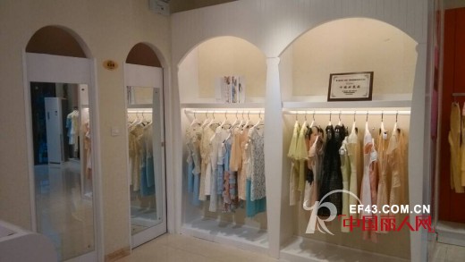 丹诗格尔女装湖北宜昌市香山福久源新天地广场店开业