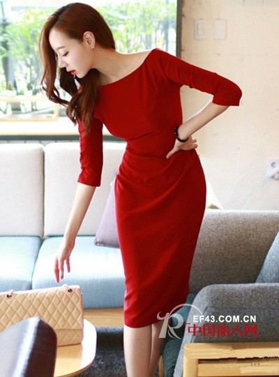 夏天穿红色裙子好看吗 红色裙子搭配 本命年穿什么样的红色连衣裙