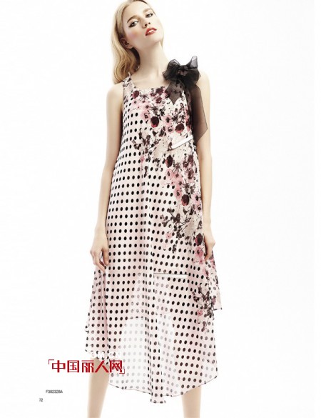 雪纺无袖连衣裙款式搭配 去薰衣草基地穿什么衣服拍照