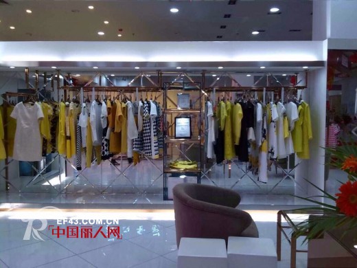 贺弗卡女装茂名明湖商场店隆重开业