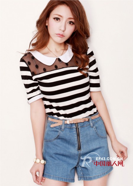 碎花连衣裙搭配 黑白条纹的娃娃衫搭配什么款式的裤子