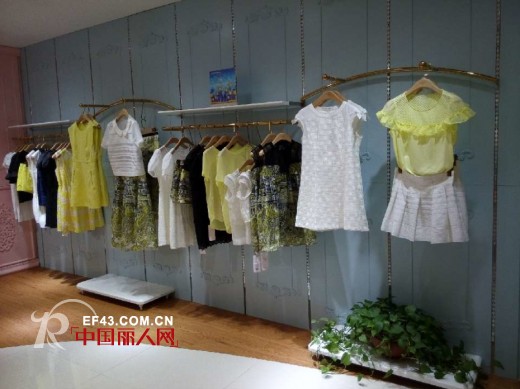 热烈祝贺秀亦女装河南安阳店6月23日盛大开业!