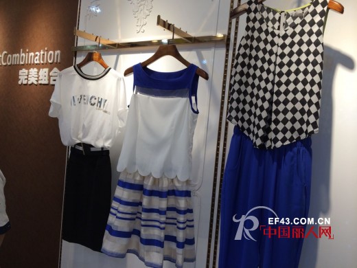 热烈庆祝完美组合女装深圳沃尔玛店6.27号隆重开业