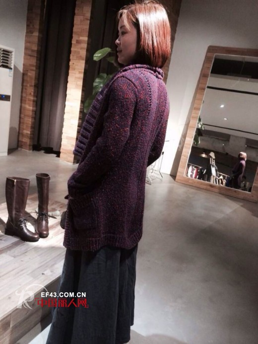 常德妹子弃数十万年薪 开底色女装店创优异业绩