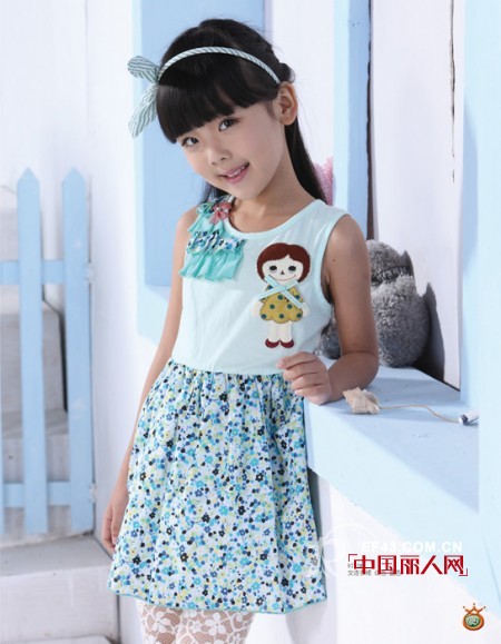 时尚可爱童装品牌 碎花拼接款式 碎花款式怎么给儿童搭配