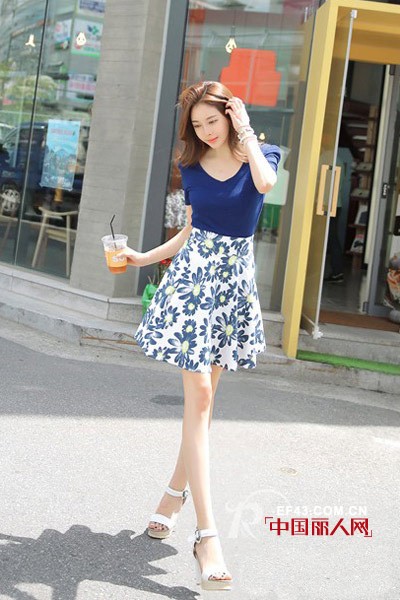 什么短裙穿起来才显瘦 伞裙收腰瘦腿好身材 伞裙搭配