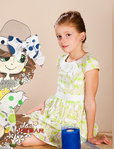 童装连衣裙搭配 亮色连衣裙搭配