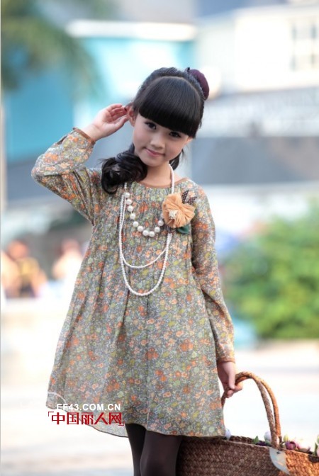 雪纺连衣裙搭配 民族风格的连衣裙是什么样的 民族风格连衣裙搭配