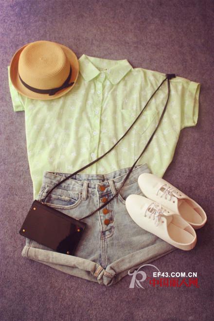 周末约会穿什么衣服好 七月份穿什么 夏季怎么搭配比较小清新