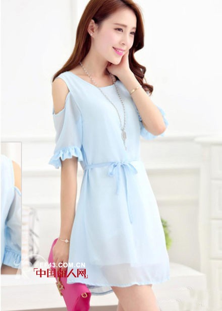 夏天穿什么颜色比较降暑 蓝色连衣裙夏季小清新装扮