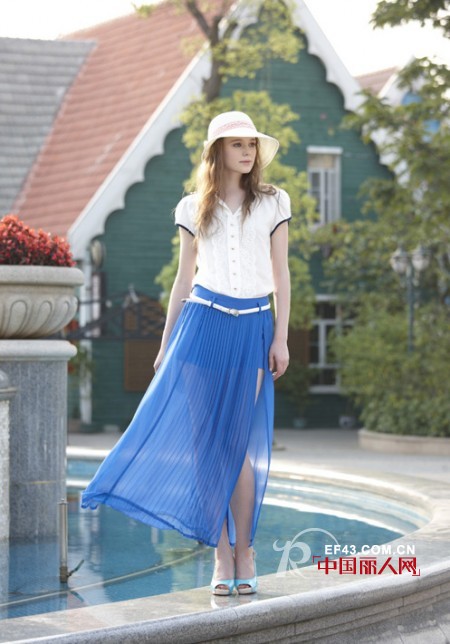 夏天裙装搭配 牛仔连衣裙修身搭配 纯色雪纺半身裙搭配什么上衣