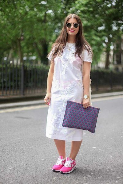 夏天运动鞋搭配  白色连衣裙搭配运动鞋好看吗?