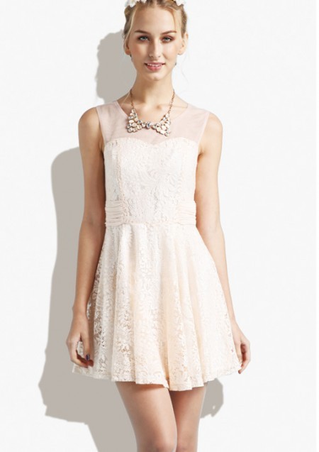 三十几度的高温穿什么合适 夏季无袖连衣裙选什么颜色