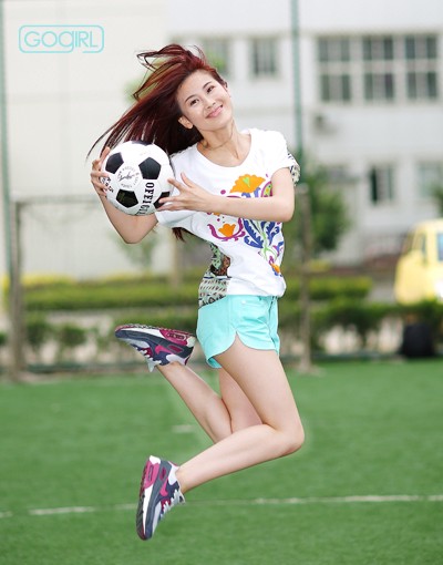 【舒朗足球宝贝】陪他看球赛,更要时尚美丽
