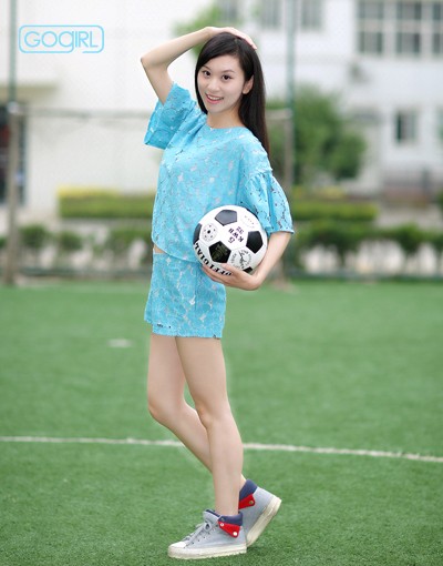 【舒朗足球宝贝】陪他看球赛,更要时尚美丽