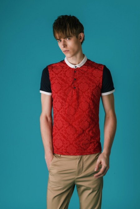 男士怎么搭配比较阳光 男士T恤搭配什么裤子 男士穿修身T恤好看吗