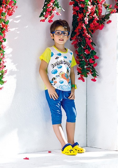 亮色T恤搭配 童装T恤怎么搭配 可爱T恤配什么裤子