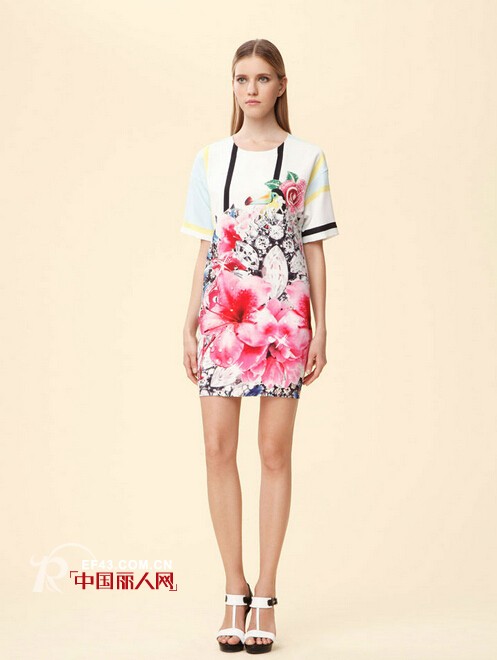 夏季不知道衣服怎么搭配好看  连衣裙轻松一件穿出门