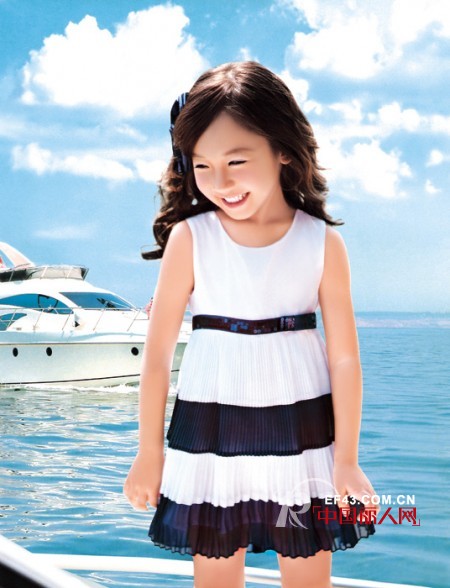 儿童无袖连衣裙搭配 格子连衣裙搭配 深蓝色格子连衣裙搭配什么鞋子