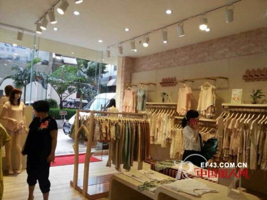 尚州女装云南蒙自和晋江两店齐开 当天业绩均突破1.5万