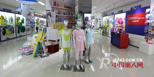 钟湘——中国少年装服饰行业开创者