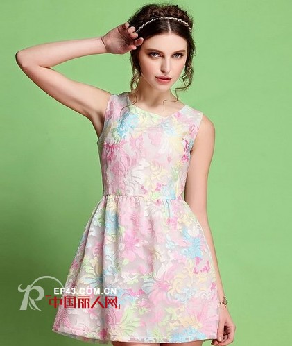 背心裙今年流行吗 什么款式的背心裙好看