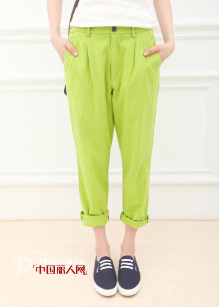 什么裤子比较显瘦 哈伦九分裤搭配 糖果色哈伦九分裤配什么鞋