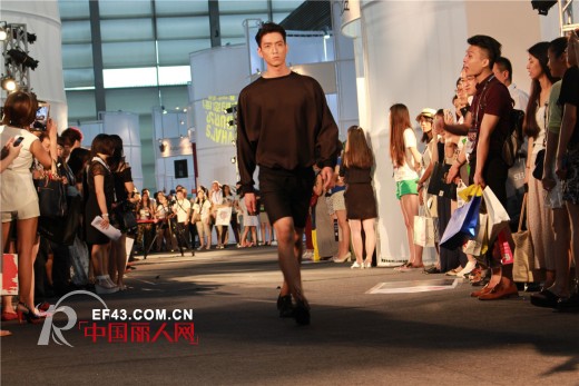 帝楷男装现场走秀引无数少女尖叫 2014深圳展男装风采