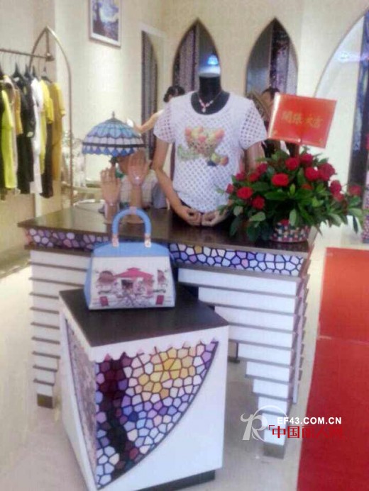 祝贺艺术女装“迪斯廷.凯”广东四会新店试营业