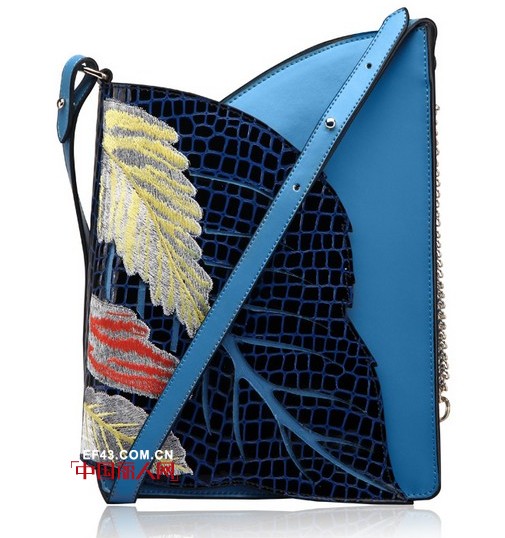 三种不同款包包搭配 个性淑女你喜欢哪种