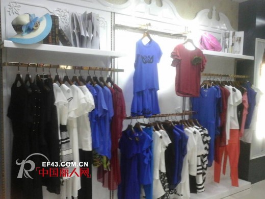 热烈庆祝完美组合女装南昌家乐福店7.12号隆重开业