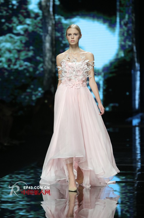 朗黛国际M.HITI高端女装品牌秀亮相深圳会展中心5号馆