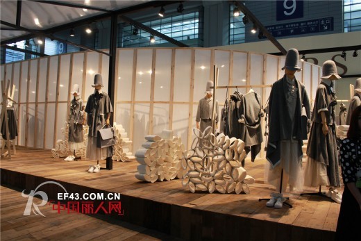 希色女装再次亮相2014深圳服交会9号馆 简约灰色调成为亮点