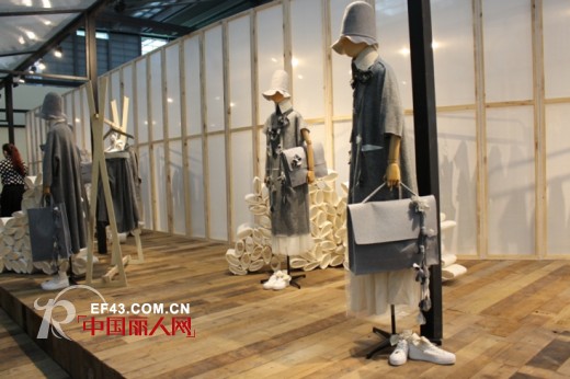 希色女装再次亮相2014深圳服交会9号馆 简约灰色调成为亮点