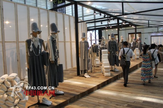 希色女装再次亮相2014深圳服交会9号馆 简约灰色调成为亮点