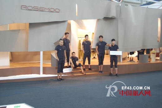 ROSEMOO容子木女装携众男神亮相2014深圳服交会