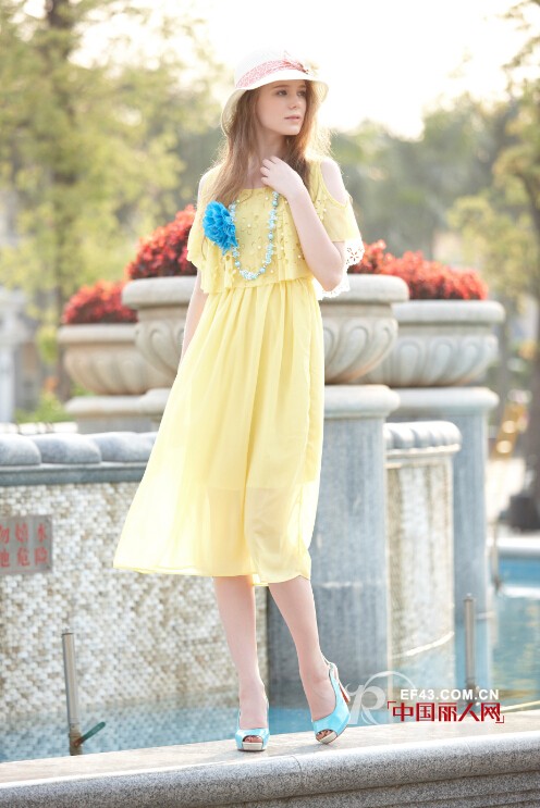 祝贺YOLSO依然秀女装成功签约两家店铺即将开业