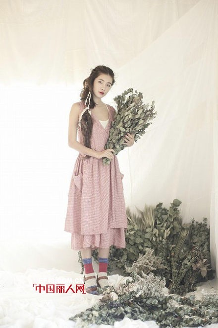 【森系】甜美复古田园风格搭配 森系女服装该怎么搭配