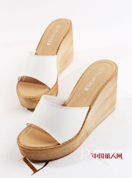 高跟拖鞋款式搭配 晚上散步穿什么鞋子