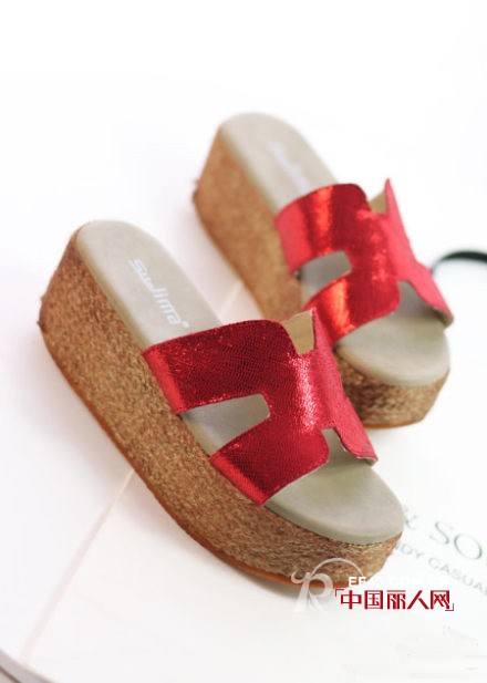 高跟拖鞋款式搭配 晚上散步穿什么鞋子