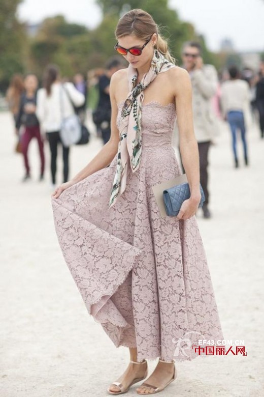 高温天气服装要怎么搭配?夏季百搭单品潮搭术 穿出清凉时尚感