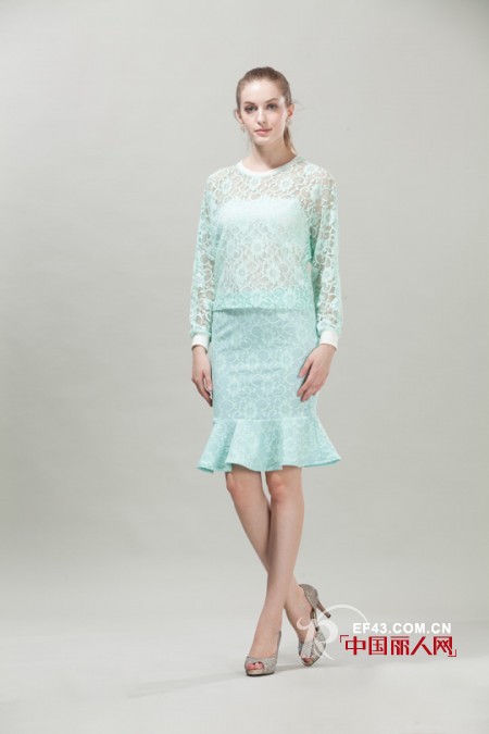 包臀裙搭配什么款式的上衣 包臀裙如何搭配穿出性感妖娆身材