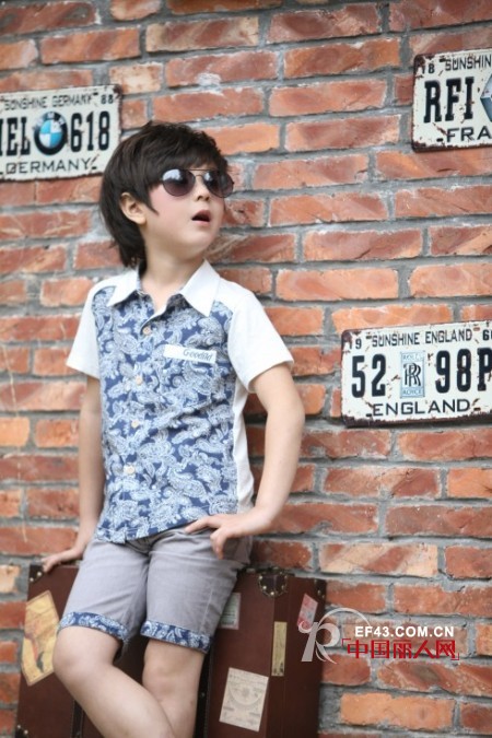 男生夏天穿什么裤子凉快 男童短裤搭配上衣