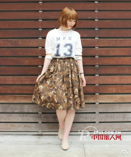 女生穿迷彩服好看吗? 迷彩款式怎么搭配