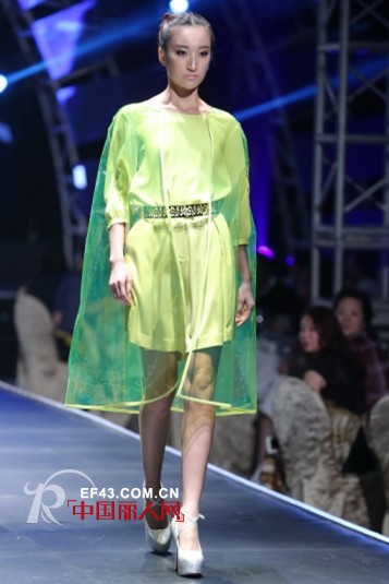 熊黛林领衔SEVABLM施华布朗上演意境大秀